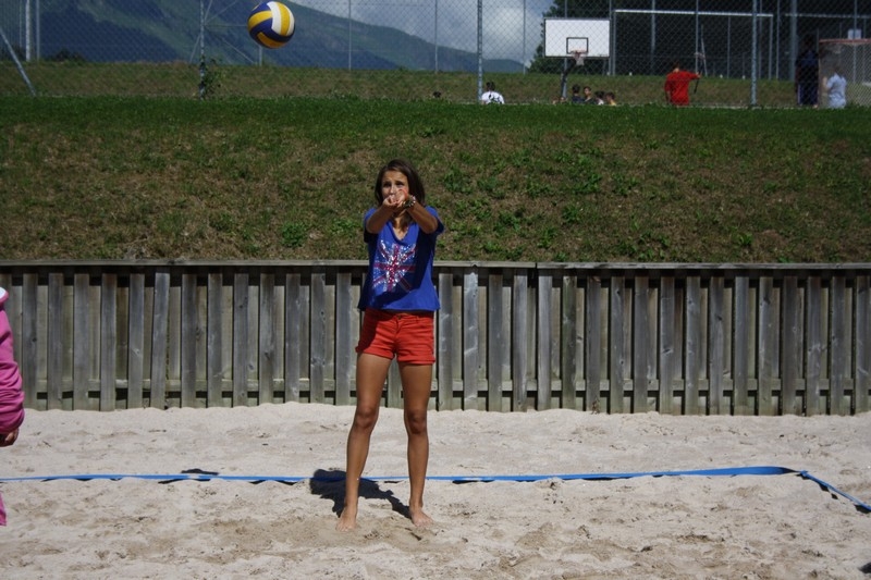 Village Camps International Summer Camp Leysin, Switzerland 2025-08-09 https://www.villagecamps.com/journals_admin/images/706-23-volley (24).jpg